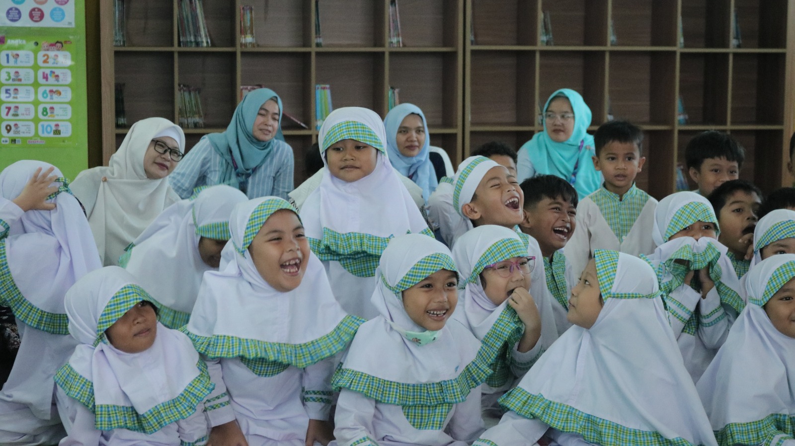 Wisata LiterAsyik Ke Perpustakaan Jakarta Timur Bersama TK Raudhatul Jannah